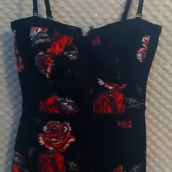 Dress - Picture 4 of 8